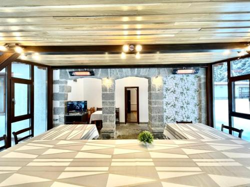 Imagen general del Комплекс Орлово гнездо. Foto 3