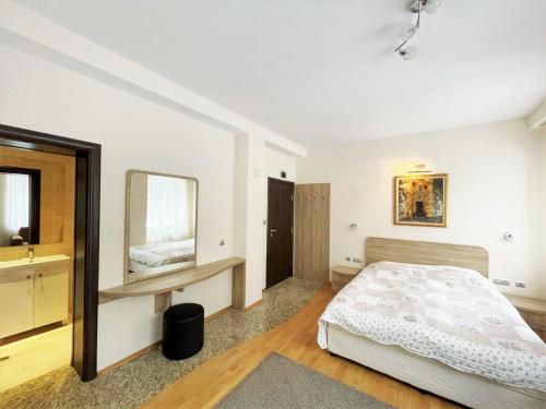 Imagen general del Комплекс Орлово гнездо. Foto 13