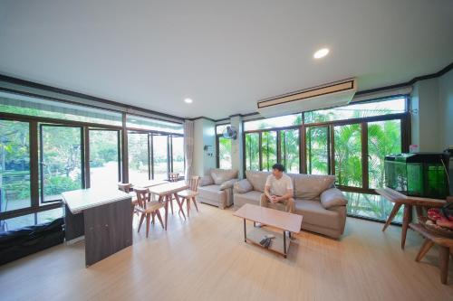 Imagen general del หอพักแอนด์รีสอร์ทเสมาทอง อุตรดิตถ์. Foto 9