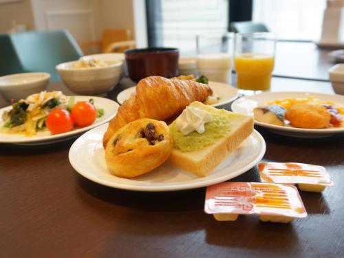 Imagen general del アパホテル八戸中央. Foto 9