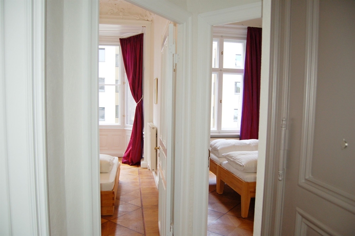 Imagen de la habitación del 1,399 sq ft Historic Landmark, Checkpoint Charlie. Foto 9