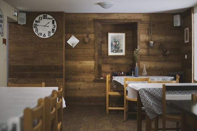 Imagen del bar/restaurante del 1861 Châtel Hostel. Foto 4
