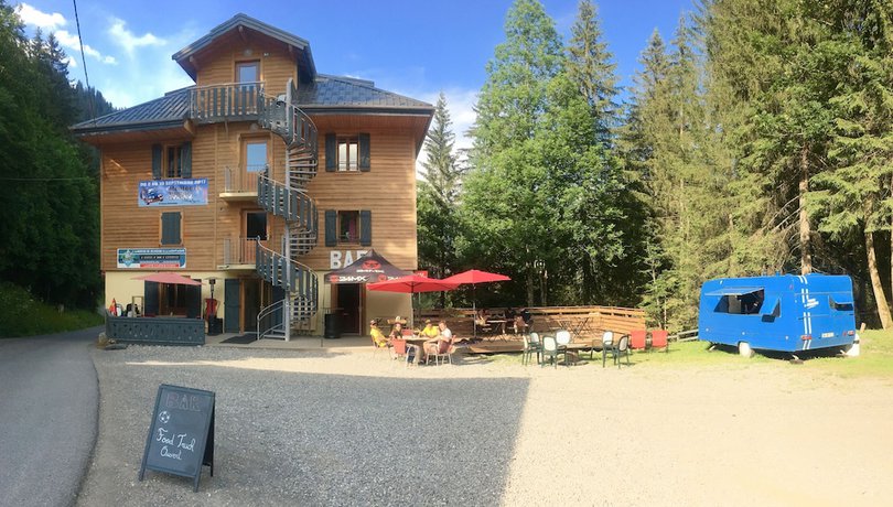 Imagen general del 1861 Châtel Hostel. Foto 2