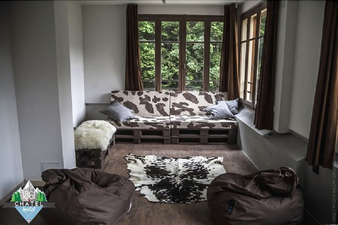 Imagen de los interiores del 1861 Châtel Hostel. Foto 20