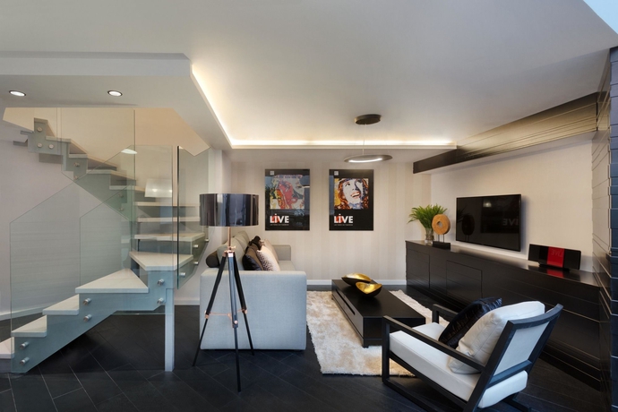 Imagen de los interiores del 21st Floor 360 Suitop Hotel. Foto 13