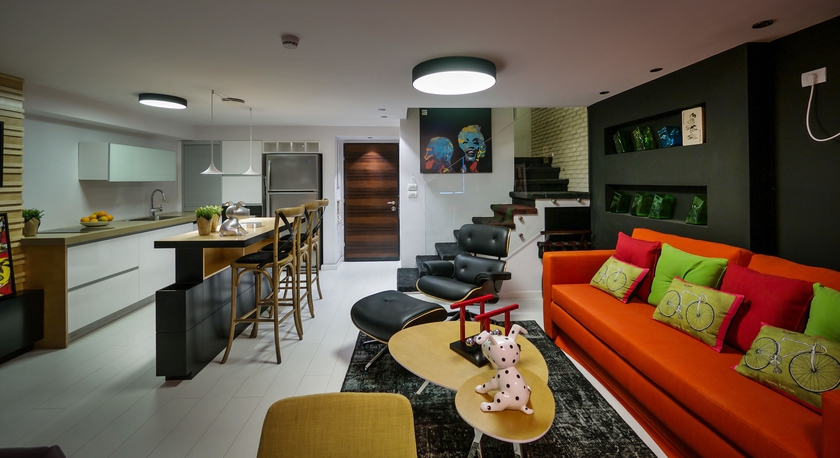 Imagen de los interiores del 21st Floor 360 Suitop Hotel. Foto 15