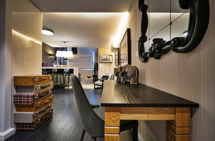 Imagen de los interiores del 21st Floor 360 Suitop Hotel. Foto 16