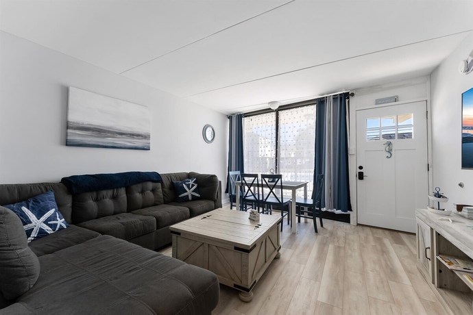 Imagen general del 2200 Atlantic Ave, Unit 105. Foto 1