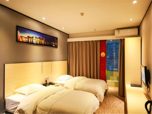 Imagen de la habitación del 24 Tomorrow Hotel. Foto 5
