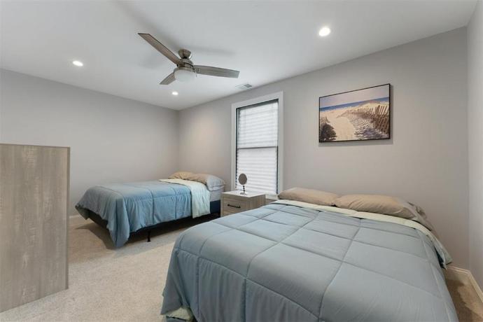 Imagen de la habitación del 303 E Nashville Ave. Foto 2