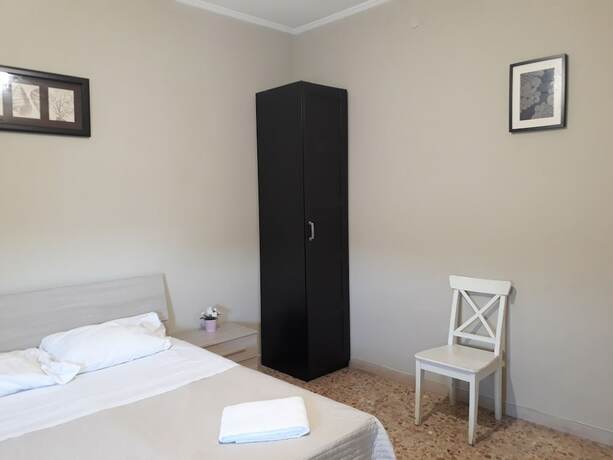 Imagen de la habitación del 48 airport budget rooms. Foto 10