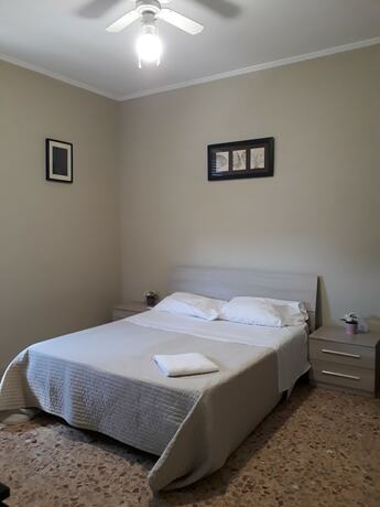 Imagen de la habitación del 48 airport budget rooms. Foto 12