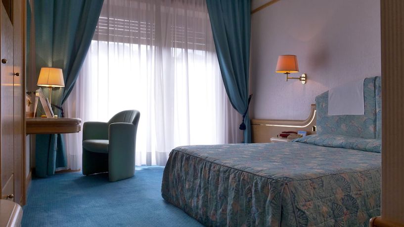 Imagen de la habitación del 501 Hotel. Foto 6