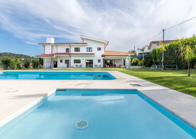 Imagen de la habitación del 6-bed House - Sleeps 12 - Pool, Bbq, Pool Table. Foto 19