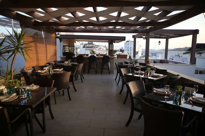 Imagen del bar/restaurante del 7 Art Feslegen Hotel. Foto 4