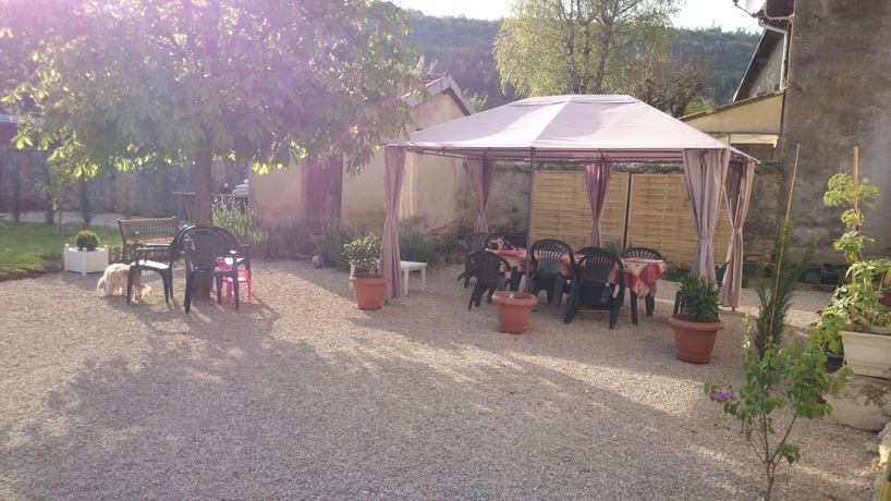 Imagen de los exteriores del A La Grenouille. Foto 17