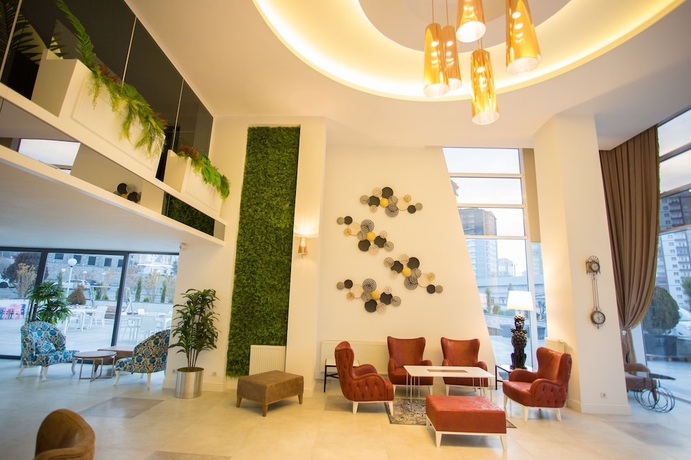 Imagen de los interiores del A Royal Suit Hotel. Foto 15