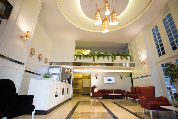 Imagen de los interiores del A Royal Suit Hotel. Foto 16