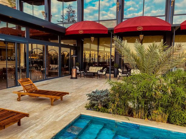 Imagen de la piscina del A11 Hotel Bosphorus, &Uuml;sk&uuml;dar. Foto 18