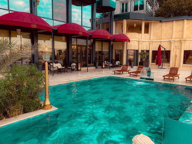 Imagen de la piscina del A11 Hotel Bosphorus, &Uuml;sk&uuml;dar. Foto 19