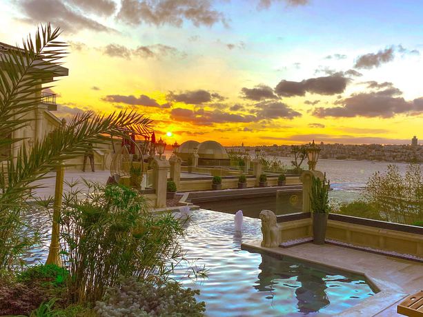 Imagen de la piscina del A11 Hotel Bosphorus, &Uuml;sk&uuml;dar. Foto 20