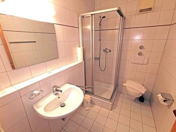 Imagen de la habitación del A8 Hotel im Darchinger Hof, Bed and Breakfast. Foto 15