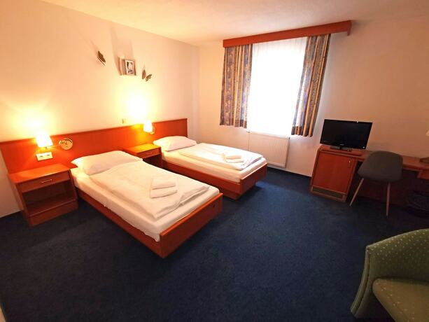Imagen de la habitación del A8 Hotel im Darchinger Hof, Bed and Breakfast. Foto 17