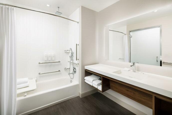 Imagen general del AC Hotel by Marriott Newtown Square. Foto 2