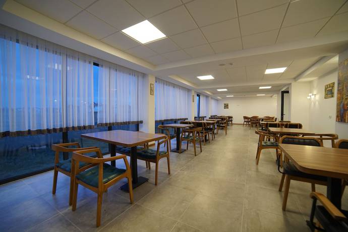 Imagen del bar/restaurante del ŞAHİN TERMAL OTEL VE SPA. Foto 4