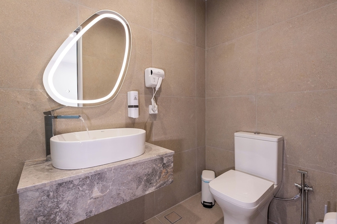 Imagen de la habitación del AIRSCAPE HOTEL FREE SHUTTLE ATH AIRPORT. Foto 15