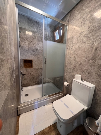 Imagen de la habitación del AKVARYUM BUTİK OTEL KARABURUN. Foto 15