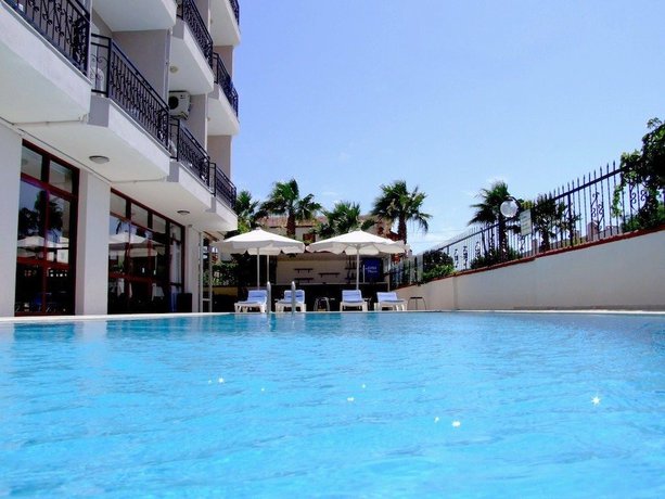 Imagen de la piscina del ALBAYRAK HOTEL. Foto 19