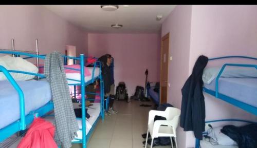 Imagen de la habitación del ALBERGUE CASA MARIELA solo peregrinos con credenciales. Foto 19