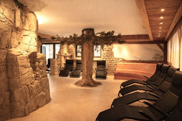 Imagen de la piscina del ALPRESORT Hubertushof. Foto 15