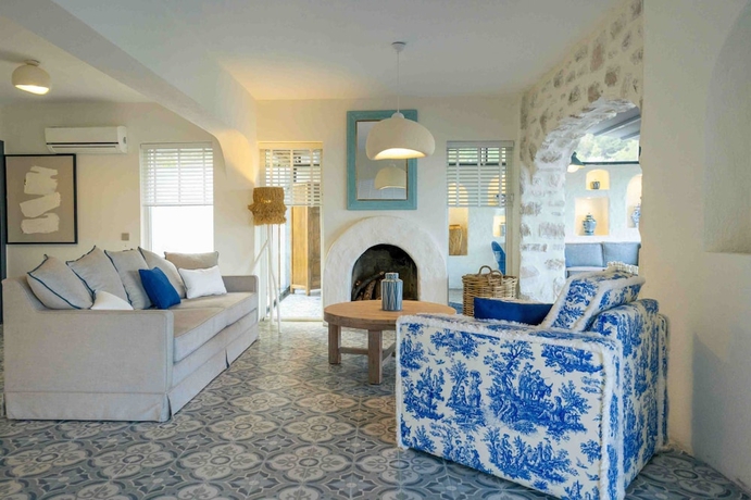 Imagen de los interiores del ALYA COUNTRY. Foto 14
