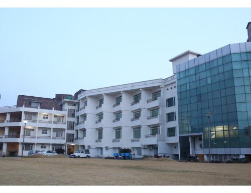 Imagen general del AMR Hotel, Katra. Foto 17