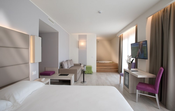 Imagen de la habitación del AQA Palace, Sansonessa. Foto 10