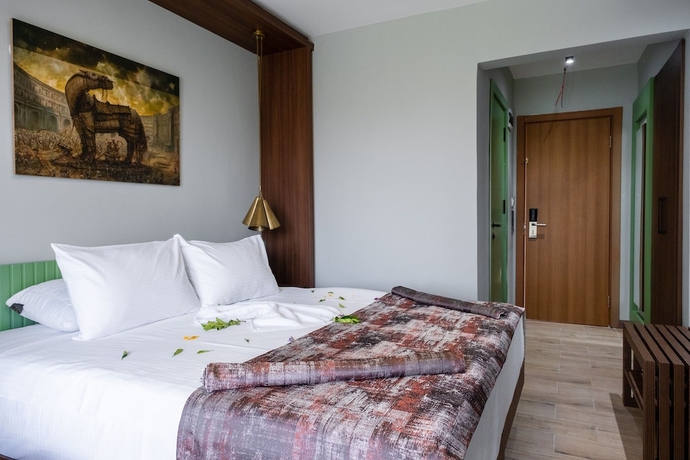 Imagen de la habitación del ASSOS TROY BEACH HOTEL. Foto 9