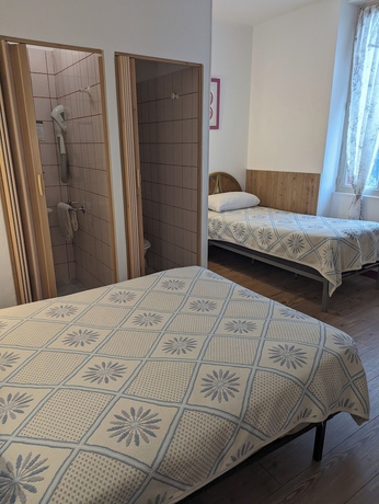 Imagen de la habitación del AUBERGE DES PINS, Aubenas. Foto 4