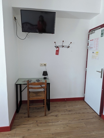 Imagen de la habitación del AUBERGE DES PINS, Aubenas. Foto 7