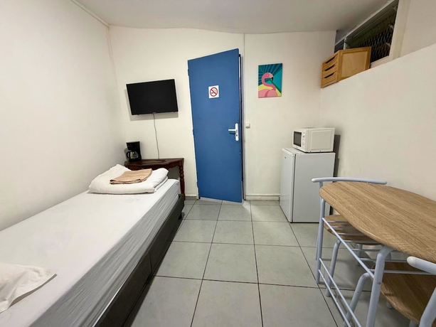 Imagen de la habitación del AZUR HOTEL. Foto 5