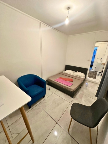 Imagen de la habitación del AZUR HOTEL. Foto 9