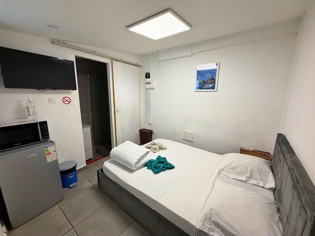 Imagen de la habitación del AZUR HOTEL. Foto 14