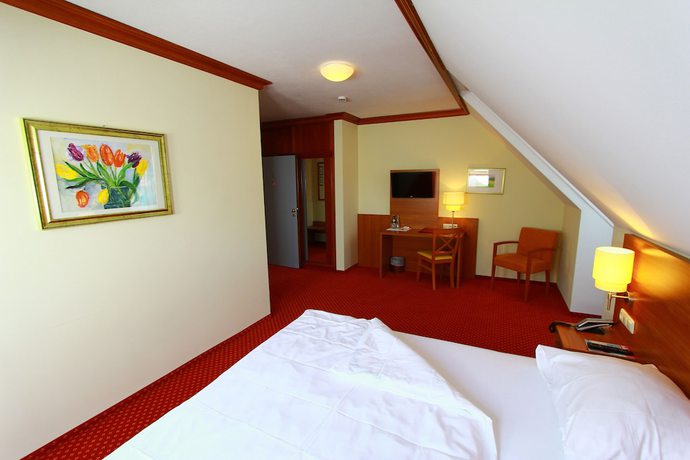 Imagen de la habitación del Abasto Hotel Eichenau. Foto 2