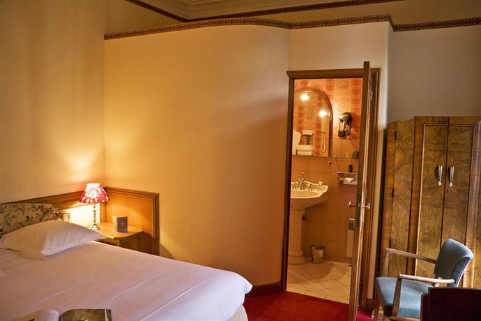 Imagen de la habitación del Abbaye Des Vaux De Cernay. Foto 4