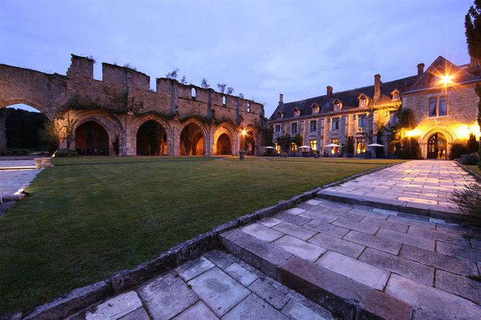 Imagen de los exteriores del Abbaye Des Vaux De Cernay. Foto 12
