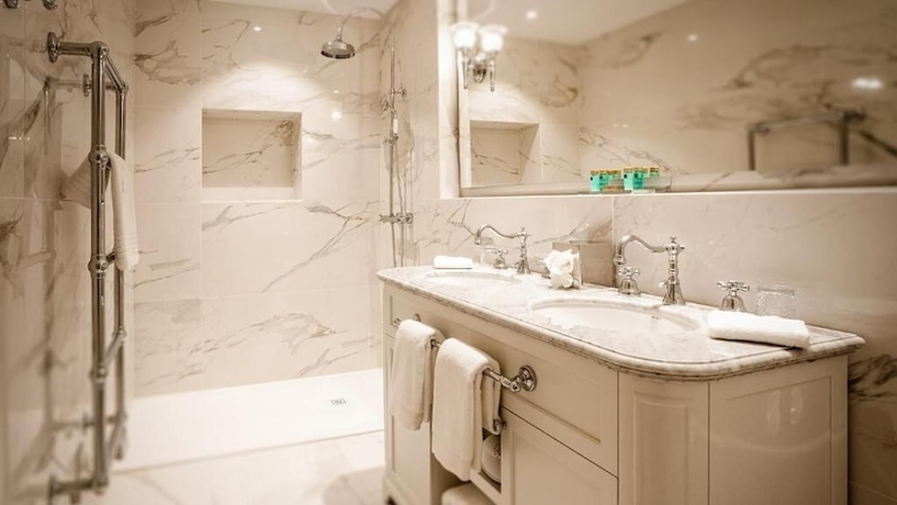 Imagen de la habitación del Abbaye de Villeneuve. Foto 15