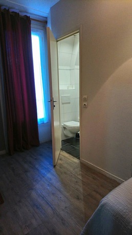 Imagen de la habitación del Acacia Hotel. Foto 2