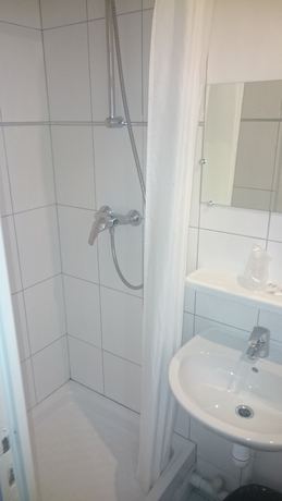 Imagen de la habitación del Acacia Hotel. Foto 8