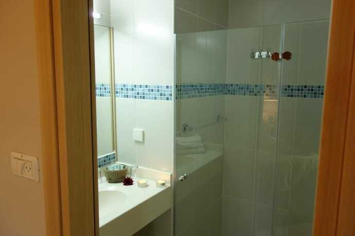 Imagen de la habitación del Acco Beach Hotel. Foto 3